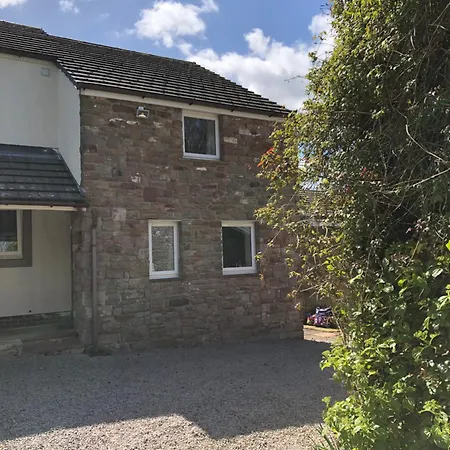 Feriehus Pottery - Close To The District Skelton (Cumbria)